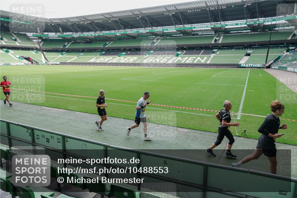 13.09.2026 - 21. swb-Marathon Bremen Michael Burmester http://msf.ph/oto/10488553 13.09.2026 10:29:50 Laufen im Stadion 10162, 10170, 10183, 10193, 10200, 10218, 10233, 10253, 10267, 10294, 10304, 10316, 10334, 10339, 10348, 10359, 10381, 10392, 10421, 10426, 10452, 10467, 10515, 10525, 10537, 10538, 10544, 10585, 10588, 10641, 10652, 10709, 10734, 10739, 10761, 10763, 10764, 10780, 10808, 10825, 10827, 10835, 10837, 10840, 10862, 10863, 10876, 10884, 10887, 10906, 10910, 10923, 10966, 10984, 10993, 11002, 11005, 11007, 11018, 11035, 11038, 11058, 11109, 11128 meine-sportfotos.de