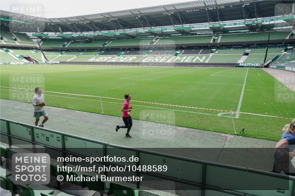 13.09.2026 - 21. swb-Marathon Bremen Michael Burmester http://msf.ph/oto/10488589 13.09.2026 10:30:42 Laufen im Stadion 10141, 10146, 10162, 10174, 10193, 10218, 10222, 10227, 10233, 10253, 10281, 10284, 10304, 10334, 10339, 10359, 10381, 10392, 10448, 10452, 10467, 10471, 10478, 10479, 10515, 10537, 10577, 10579, 10585, 10588, 10626, 10641, 10652, 10684, 10685, 10708, 10714, 10734, 10757, 10761, 10764, 10765, 10780, 10808, 10821, 10822, 10825, 10827, 10837, 10838, 10862, 10863, 10884, 10886, 10887, 10906, 10966, 10984, 11002, 11038, 11109, 11128, 11206, 11350 meine-sportfotos.de