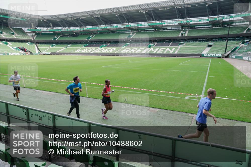 13.09.2026 - 21. swb-Marathon Bremen Michael Burmester http://msf.ph/oto/10488602 13.09.2026 10:31:06 Laufen im Stadion 10141, 10146, 10174, 10193, 10222, 10227, 10233, 10255, 10281, 10284, 10304, 10339, 10359, 10392, 10448, 10452, 10467, 10471, 10478, 10479, 10515, 10529, 10543, 10555, 10577, 10579, 10585, 10588, 10589, 10608, 10610, 10626, 10631, 10641, 10652, 10684, 10685, 10704, 10708, 10714, 10725, 10734, 10757, 10761, 10764, 10765, 10780, 10808, 10821, 10822, 10827, 10837, 10838, 10862, 10863, 10884, 10886, 10887, 10906, 10984, 11002, 11038, 11128, 11206, 11350 meine-sportfotos.de