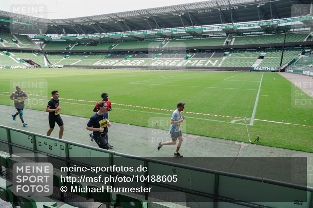 13.09.2026 - 21. swb-Marathon Bremen Michael Burmester http://msf.ph/oto/10488605 13.09.2026 10:31:09 Laufen im Stadion 10141, 10146, 10174, 10193, 10222, 10227, 10233, 10255, 10281, 10284, 10304, 10339, 10359, 10392, 10448, 10452, 10467, 10471, 10478, 10479, 10503, 10515, 10529, 10543, 10555, 10577, 10579, 10585, 10588, 10589, 10608, 10610, 10626, 10631, 10641, 10652, 10684, 10685, 10704, 10708, 10714, 10725, 10734, 10757, 10761, 10764, 10765, 10780, 10808, 10821, 10822, 10827, 10837, 10838, 10862, 10863, 10884, 10886, 10887, 10906, 10984, 11002, 11038, 11128, 11206, 11350 meine-sportfotos.de