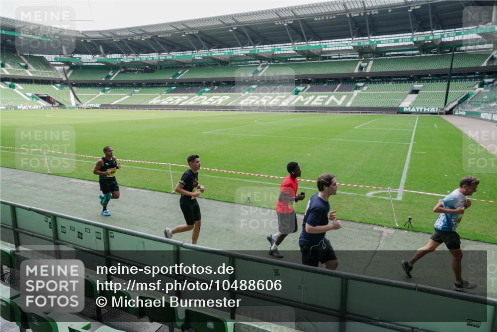 13.09.2026 - 21. swb-Marathon Bremen Michael Burmester http://msf.ph/oto/10488606 13.09.2026 10:31:10 Laufen im Stadion 10141, 10146, 10174, 10193, 10222, 10227, 10233, 10255, 10281, 10284, 10304, 10339, 10359, 10392, 10448, 10452, 10467, 10471, 10478, 10479, 10503, 10515, 10529, 10543, 10555, 10577, 10579, 10585, 10588, 10589, 10608, 10610, 10626, 10631, 10641, 10652, 10684, 10685, 10704, 10708, 10714, 10725, 10734, 10757, 10761, 10764, 10765, 10780, 10808, 10821, 10822, 10827, 10837, 10838, 10862, 10863, 10884, 10886, 10887, 10906, 10984, 11002, 11038, 11128, 11206, 11350 meine-sportfotos.de
