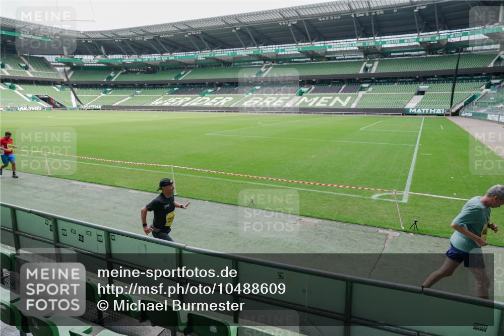 13.09.2026 - 21. swb-Marathon Bremen Michael Burmester http://msf.ph/oto/10488609 13.09.2026 10:31:14 Laufen im Stadion 10141, 10146, 10174, 10193, 10222, 10227, 10233, 10255, 10281, 10284, 10304, 10339, 10359, 10392, 10448, 10452, 10471, 10478, 10479, 10503, 10515, 10529, 10543, 10555, 10577, 10579, 10588, 10589, 10608, 10610, 10626, 10631, 10641, 10652, 10684, 10685, 10704, 10708, 10714, 10725, 10757, 10764, 10765, 10780, 10808, 10821, 10822, 10827, 10837, 10838, 10862, 10863, 10884, 10886, 10887, 10906, 10984, 11002, 11038, 11128, 11206, 11350 meine-sportfotos.de