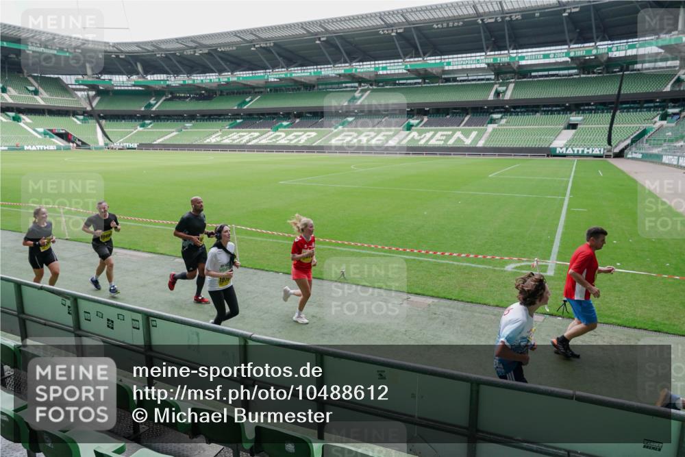 13.09.2026 - 21. swb-Marathon Bremen Michael Burmester http://msf.ph/oto/10488612 13.09.2026 10:31:19 Laufen im Stadion 10141, 10146, 10174, 10193, 10222, 10227, 10233, 10255, 10281, 10284, 10304, 10339, 10359, 10392, 10443, 10448, 10452, 10471, 10478, 10479, 10503, 10515, 10529, 10540, 10543, 10555, 10577, 10579, 10588, 10589, 10608, 10610, 10626, 10631, 10641, 10646, 10652, 10684, 10685, 10703, 10704, 10708, 10714, 10725, 10757, 10765, 10780, 10808, 10821, 10822, 10837, 10838, 10862, 10863, 10884, 10886, 10887, 10906, 10984, 11002, 11038, 11206, 11350 meine-sportfotos.de