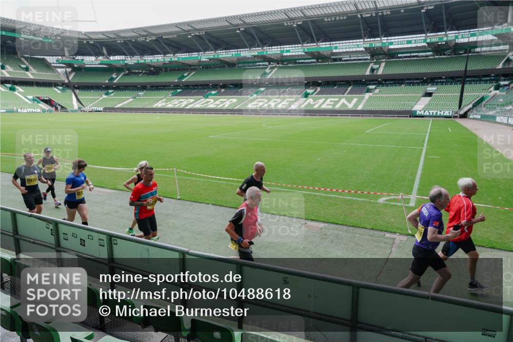 13.09.2026 - 21. swb-Marathon Bremen Michael Burmester http://msf.ph/oto/10488618 13.09.2026 10:31:23 Laufen im Stadion 10141, 10146, 10174, 10193, 10222, 10227, 10233, 10246, 10255, 10281, 10284, 10304, 10339, 10359, 10392, 10443, 10448, 10452, 10471, 10478, 10479, 10503, 10515, 10529, 10540, 10543, 10555, 10577, 10579, 10588, 10589, 10608, 10610, 10626, 10631, 10641, 10646, 10652, 10684, 10685, 10703, 10704, 10708, 10714, 10725, 10757, 10765, 10780, 10808, 10821, 10822, 10837, 10838, 10862, 10863, 10884, 10886, 10887, 10906, 10984, 11002, 11038, 11206, 11350 meine-sportfotos.de