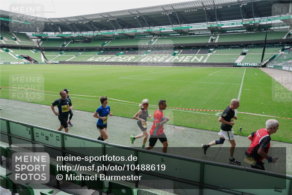 13.09.2026 - 21. swb-Marathon Bremen Michael Burmester http://msf.ph/oto/10488619 13.09.2026 10:31:24 Laufen im Stadion 10141, 10146, 10174, 10193, 10222, 10227, 10233, 10246, 10255, 10281, 10284, 10304, 10339, 10359, 10392, 10443, 10448, 10452, 10471, 10478, 10479, 10503, 10515, 10529, 10540, 10543, 10555, 10577, 10579, 10588, 10589, 10608, 10610, 10626, 10631, 10641, 10646, 10652, 10684, 10685, 10703, 10704, 10708, 10714, 10725, 10757, 10765, 10780, 10808, 10821, 10822, 10837, 10838, 10862, 10863, 10884, 10886, 10887, 10906, 10984, 11002, 11038, 11206, 11350 meine-sportfotos.de