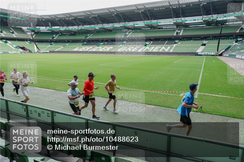 13.09.2026 - 21. swb-Marathon Bremen Michael Burmester http://msf.ph/oto/10488623 13.09.2026 10:31:29 Laufen im Stadion 10141, 10146, 10174, 10193, 10222, 10227, 10246, 10255, 10281, 10284, 10304, 10339, 10359, 10392, 10443, 10448, 10471, 10478, 10479, 10503, 10515, 10517, 10518, 10529, 10540, 10543, 10555, 10577, 10579, 10588, 10589, 10608, 10610, 10626, 10631, 10641, 10646, 10652, 10684, 10685, 10703, 10704, 10708, 10714, 10725, 10757, 10765, 10780, 10808, 10821, 10822, 10837, 10838, 10862, 10863, 10884, 10886, 10906, 10984, 11002, 11038, 11206, 11350 meine-sportfotos.de