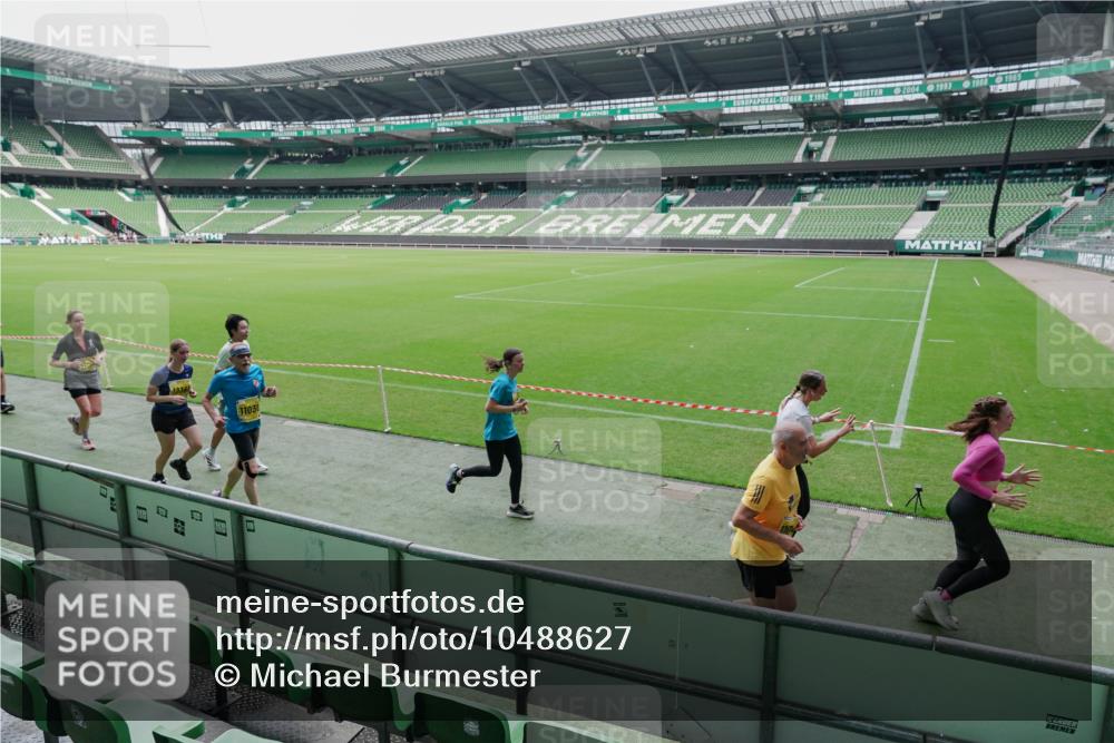 13.09.2026 - 21. swb-Marathon Bremen Michael Burmester http://msf.ph/oto/10488627 13.09.2026 10:31:32 Laufen im Stadion 10141, 10146, 10174, 10222, 10227, 10246, 10255, 10281, 10284, 10304, 10339, 10359, 10410, 10443, 10448, 10471, 10478, 10479, 10503, 10515, 10517, 10518, 10529, 10540, 10543, 10555, 10577, 10579, 10588, 10589, 10608, 10610, 10626, 10631, 10641, 10646, 10652, 10684, 10685, 10690, 10703, 10704, 10708, 10714, 10725, 10757, 10765, 10780, 10808, 10821, 10822, 10837, 10838, 10862, 10863, 10884, 10886, 10984, 11002, 11038, 11206, 11350 meine-sportfotos.de