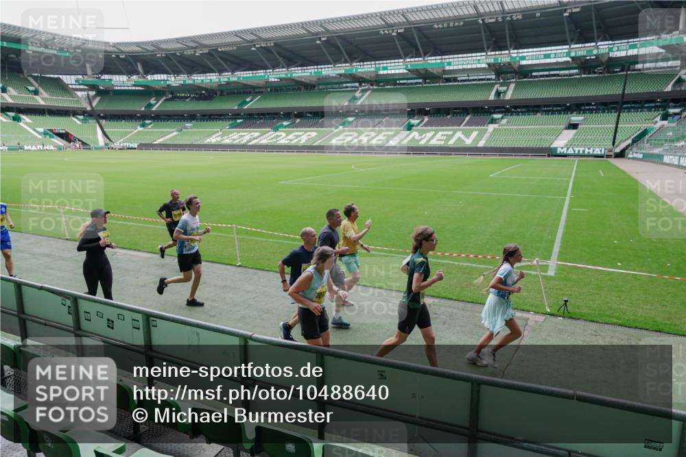 13.09.2026 - 21. swb-Marathon Bremen Michael Burmester http://msf.ph/oto/10488640 13.09.2026 10:31:42 Laufen im Stadion 10141, 10146, 10174, 10222, 10227, 10243, 10246, 10255, 10256, 10281, 10284, 10304, 10322, 10339, 10359, 10365, 10410, 10443, 10448, 10471, 10478, 10479, 10503, 10515, 10517, 10518, 10529, 10540, 10543, 10555, 10565, 10577, 10579, 10588, 10589, 10608, 10610, 10626, 10631, 10641, 10646, 10684, 10685, 10690, 10703, 10704, 10707, 10708, 10714, 10721, 10725, 10757, 10765, 10780, 10821, 10822, 10837, 10838, 10862, 10863, 10884, 10886, 10984, 11038, 11206, 11350 meine-sportfotos.de