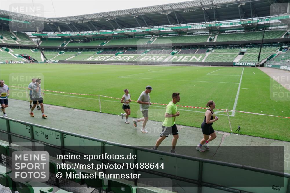 13.09.2026 - 21. swb-Marathon Bremen Michael Burmester http://msf.ph/oto/10488644 13.09.2026 10:31:46 Laufen im Stadion 10141, 10146, 10174, 10222, 10226, 10227, 10243, 10246, 10255, 10256, 10281, 10284, 10304, 10322, 10339, 10359, 10365, 10410, 10443, 10448, 10471, 10478, 10479, 10503, 10515, 10517, 10518, 10529, 10540, 10543, 10555, 10565, 10577, 10579, 10588, 10589, 10608, 10610, 10626, 10631, 10646, 10670, 10684, 10685, 10690, 10703, 10704, 10707, 10708, 10714, 10721, 10725, 10757, 10765, 10821, 10822, 10838, 10862, 10863, 10884, 10886, 11038, 11206, 11350 meine-sportfotos.de
