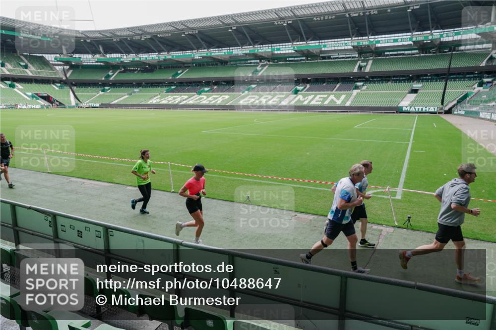 13.09.2026 - 21. swb-Marathon Bremen Michael Burmester http://msf.ph/oto/10488647 13.09.2026 10:31:49 Laufen im Stadion 10141, 10146, 10174, 10222, 10226, 10227, 10243, 10246, 10249, 10255, 10256, 10281, 10284, 10304, 10322, 10339, 10359, 10365, 10410, 10443, 10448, 10471, 10478, 10479, 10486, 10503, 10517, 10518, 10529, 10540, 10543, 10555, 10565, 10577, 10579, 10589, 10608, 10610, 10626, 10631, 10646, 10670, 10684, 10685, 10690, 10703, 10704, 10707, 10708, 10714, 10721, 10725, 10757, 10765, 10771, 10821, 10822, 10838, 10862, 10863, 10884, 10886, 11038, 11206, 11350 meine-sportfotos.de
