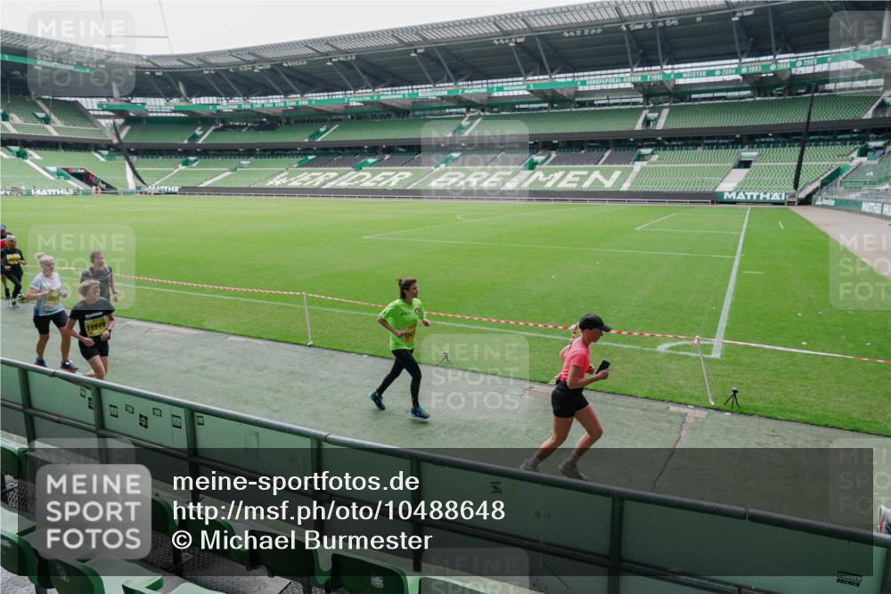 13.09.2026 - 21. swb-Marathon Bremen Michael Burmester http://msf.ph/oto/10488648 13.09.2026 10:31:50 Laufen im Stadion 10141, 10146, 10174, 10222, 10226, 10227, 10243, 10246, 10249, 10255, 10256, 10281, 10284, 10304, 10322, 10339, 10359, 10365, 10410, 10443, 10448, 10471, 10478, 10479, 10486, 10503, 10517, 10518, 10529, 10540, 10543, 10555, 10565, 10577, 10579, 10589, 10608, 10610, 10626, 10631, 10646, 10670, 10684, 10685, 10690, 10703, 10704, 10707, 10708, 10714, 10721, 10725, 10757, 10765, 10771, 10821, 10822, 10838, 10862, 10863, 10884, 10886, 11038, 11206, 11350 meine-sportfotos.de