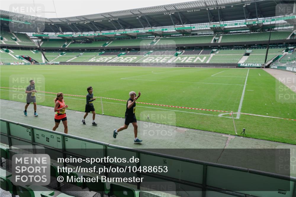 13.09.2026 - 21. swb-Marathon Bremen Michael Burmester http://msf.ph/oto/10488653 13.09.2026 10:31:58 Laufen im Stadion 10141, 10146, 10174, 10222, 10226, 10227, 10243, 10246, 10249, 10255, 10256, 10281, 10284, 10304, 10322, 10365, 10372, 10410, 10443, 10448, 10471, 10478, 10479, 10486, 10503, 10517, 10518, 10529, 10540, 10543, 10550, 10555, 10565, 10577, 10579, 10589, 10608, 10610, 10626, 10631, 10646, 10670, 10675, 10684, 10685, 10690, 10703, 10704, 10707, 10708, 10714, 10721, 10725, 10757, 10765, 10771, 10821, 10822, 10838, 10886, 11206, 11350 meine-sportfotos.de