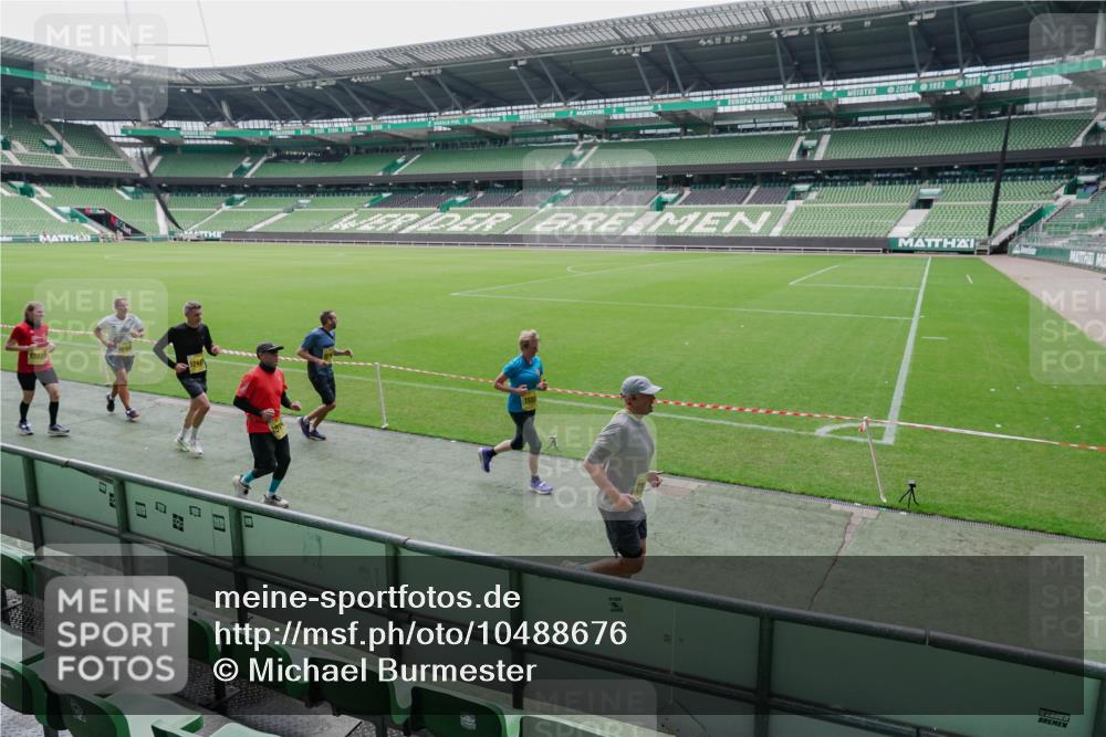 13.09.2026 - 21. swb-Marathon Bremen Michael Burmester http://msf.ph/oto/10488676 13.09.2026 10:32:28 Laufen im Stadion 10067, 10078, 10141, 10146, 10166, 10203, 10211, 10222, 10226, 10243, 10246, 10249, 10255, 10256, 10284, 10300, 10322, 10365, 10372, 10374, 10379, 10383, 10394, 10410, 10443, 10471, 10478, 10479, 10486, 10494, 10503, 10517, 10518, 10529, 10540, 10543, 10550, 10555, 10565, 10577, 10579, 10589, 10608, 10610, 10626, 10631, 10646, 10670, 10675, 10684, 10685, 10690, 10703, 10704, 10707, 10708, 10721, 10725, 10728, 10745, 10771, 10794 meine-sportfotos.de