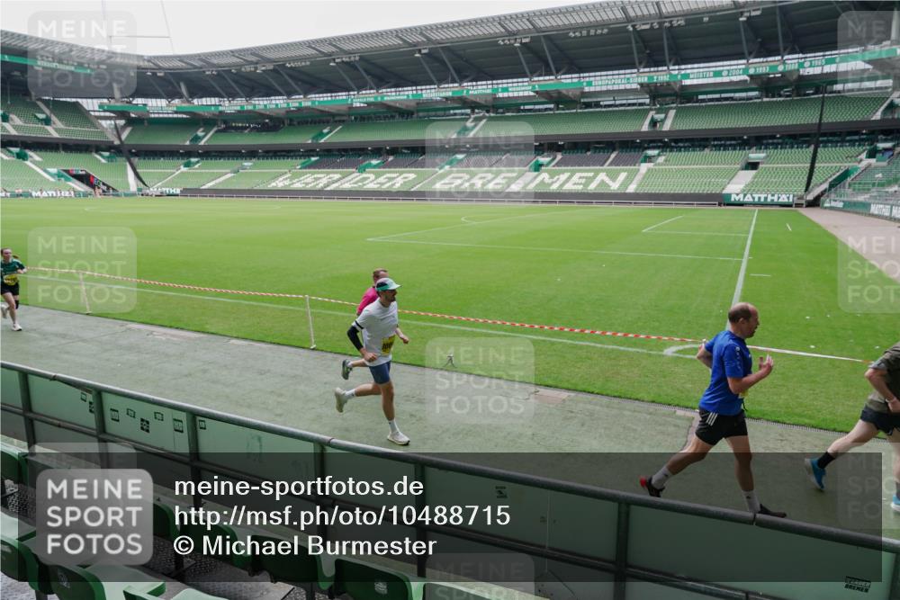 13.09.2026 - 21. swb-Marathon Bremen Michael Burmester http://msf.ph/oto/10488715 13.09.2026 10:33:20 Laufen im Stadion 10018, 10067, 10078, 10166, 10177, 10184, 10203, 10211, 10226, 10236, 10240, 10243, 10246, 10249, 10256, 10297, 10300, 10322, 10355, 10365, 10372, 10374, 10379, 10383, 10394, 10408, 10410, 10415, 10423, 10428, 10443, 10486, 10494, 10517, 10518, 10530, 10540, 10550, 10565, 10578, 10604, 10646, 10668, 10670, 10673, 10675, 10687, 10690, 10691, 10699, 10703, 10707, 10721, 10728, 10745, 10749, 10750, 10771, 10772, 10787, 10788, 10794, 10809, 10857 meine-sportfotos.de
