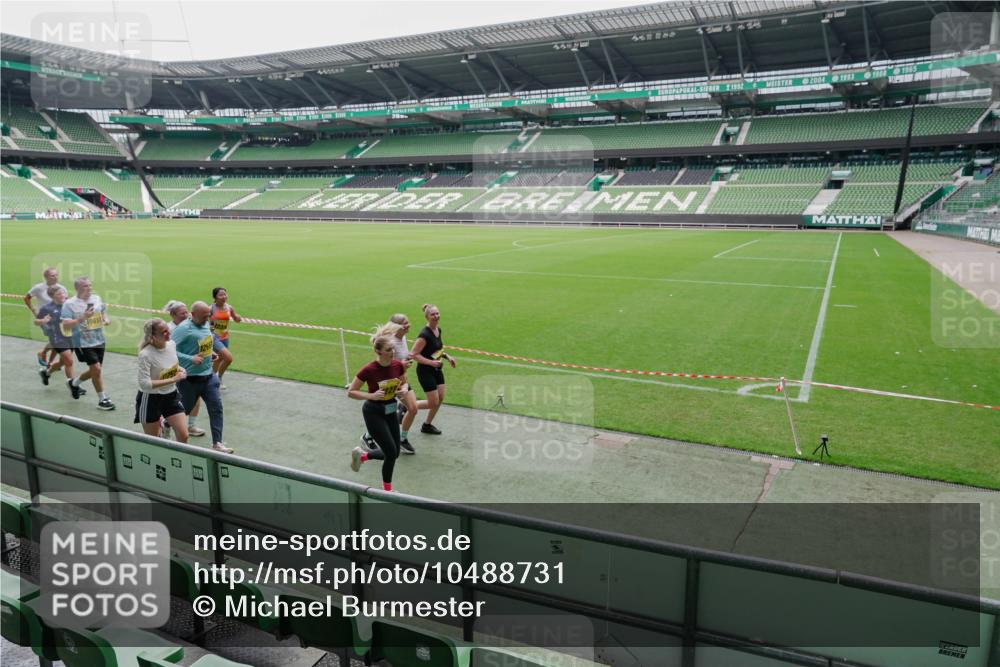 13.09.2026 - 21. swb-Marathon Bremen Michael Burmester http://msf.ph/oto/10488731 13.09.2026 10:33:42 Laufen im Stadion 10018, 10067, 10078, 10166, 10177, 10184, 10203, 10211, 10226, 10236, 10240, 10243, 10249, 10254, 10256, 10297, 10300, 10322, 10355, 10356, 10365, 10372, 10374, 10379, 10383, 10394, 10408, 10410, 10415, 10423, 10428, 10460, 10486, 10494, 10530, 10550, 10565, 10578, 10604, 10668, 10670, 10673, 10675, 10687, 10690, 10691, 10699, 10700, 10707, 10721, 10728, 10745, 10749, 10750, 10771, 10772, 10787, 10788, 10794, 10809, 10828, 10857, 10867, 10914, 11126, 11343 meine-sportfotos.de