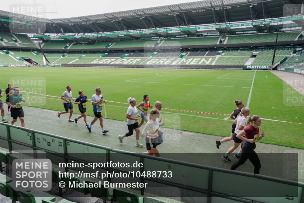 13.09.2026 - 21. swb-Marathon Bremen Michael Burmester http://msf.ph/oto/10488733 13.09.2026 10:33:44 Laufen im Stadion 10018, 10067, 10078, 10166, 10177, 10184, 10203, 10211, 10226, 10236, 10240, 10243, 10249, 10254, 10256, 10297, 10300, 10322, 10355, 10356, 10365, 10372, 10374, 10379, 10383, 10394, 10408, 10410, 10415, 10423, 10428, 10460, 10486, 10494, 10530, 10550, 10565, 10578, 10604, 10668, 10669, 10670, 10673, 10675, 10687, 10691, 10699, 10700, 10707, 10721, 10728, 10745, 10749, 10750, 10771, 10772, 10787, 10788, 10794, 10809, 10828, 10857, 10867, 10914, 11126, 11343 meine-sportfotos.de