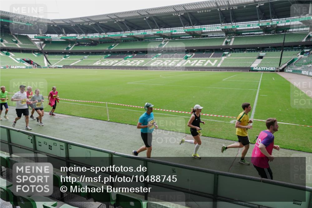 13.09.2026 - 21. swb-Marathon Bremen Michael Burmester http://msf.ph/oto/10488745 13.09.2026 10:33:58 Laufen im Stadion 10018, 10067, 10078, 10147, 10166, 10177, 10184, 10203, 10211, 10236, 10240, 10249, 10254, 10297, 10300, 10355, 10356, 10367, 10368, 10369, 10372, 10374, 10379, 10383, 10394, 10408, 10415, 10423, 10428, 10460, 10485, 10486, 10494, 10530, 10550, 10578, 10604, 10639, 10668, 10669, 10673, 10675, 10687, 10691, 10699, 10700, 10728, 10745, 10749, 10750, 10771, 10772, 10787, 10788, 10794, 10809, 10828, 10857, 10867, 10914, 10928, 11126, 11162, 11343, 11803 meine-sportfotos.de