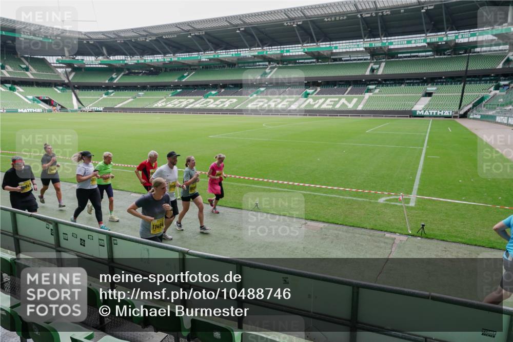 13.09.2026 - 21. swb-Marathon Bremen Michael Burmester http://msf.ph/oto/10488746 13.09.2026 10:33:59 Laufen im Stadion 10018, 10067, 10078, 10147, 10166, 10177, 10184, 10203, 10211, 10236, 10240, 10249, 10254, 10297, 10300, 10355, 10356, 10367, 10368, 10369, 10372, 10374, 10379, 10383, 10394, 10408, 10415, 10423, 10428, 10460, 10485, 10486, 10494, 10530, 10550, 10578, 10604, 10639, 10668, 10669, 10673, 10675, 10687, 10691, 10699, 10700, 10728, 10745, 10749, 10750, 10771, 10772, 10787, 10788, 10794, 10809, 10828, 10857, 10867, 10914, 10928, 11126, 11162, 11343, 11803 meine-sportfotos.de