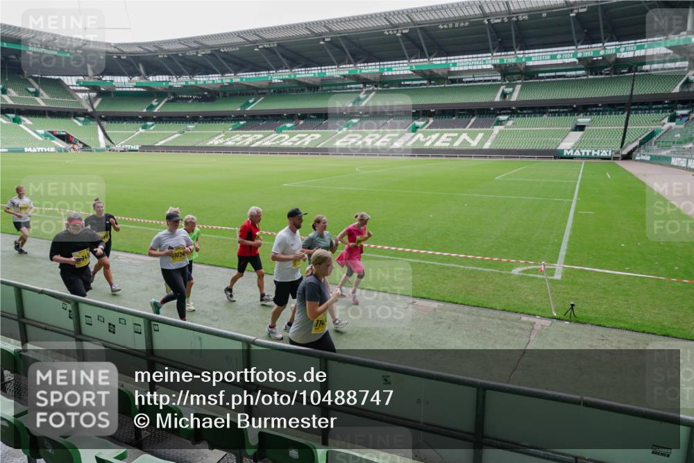 13.09.2026 - 21. swb-Marathon Bremen Michael Burmester http://msf.ph/oto/10488747 13.09.2026 10:34:00 Laufen im Stadion 10018, 10067, 10078, 10147, 10166, 10177, 10184, 10203, 10211, 10236, 10240, 10254, 10297, 10300, 10355, 10356, 10367, 10368, 10369, 10372, 10374, 10379, 10383, 10394, 10408, 10415, 10423, 10428, 10460, 10485, 10486, 10494, 10530, 10550, 10578, 10604, 10639, 10668, 10669, 10673, 10675, 10687, 10691, 10699, 10700, 10728, 10745, 10749, 10750, 10771, 10772, 10787, 10788, 10794, 10809, 10828, 10857, 10867, 10914, 10928, 11126, 11162, 11343, 11803 meine-sportfotos.de