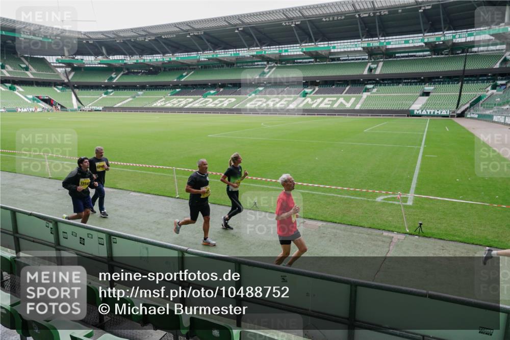 13.09.2026 - 21. swb-Marathon Bremen Michael Burmester http://msf.ph/oto/10488752 13.09.2026 10:34:04 Laufen im Stadion 10018, 10067, 10078, 10147, 10166, 10177, 10184, 10203, 10211, 10236, 10240, 10254, 10297, 10300, 10355, 10356, 10367, 10368, 10369, 10372, 10374, 10379, 10383, 10394, 10408, 10415, 10423, 10428, 10460, 10485, 10494, 10530, 10550, 10559, 10578, 10604, 10639, 10668, 10669, 10673, 10675, 10687, 10691, 10699, 10700, 10728, 10745, 10749, 10750, 10772, 10787, 10788, 10794, 10809, 10828, 10857, 10867, 10914, 10928, 11126, 11162, 11343, 11803, 10146, 10222, 10626 meine-sportfotos.de