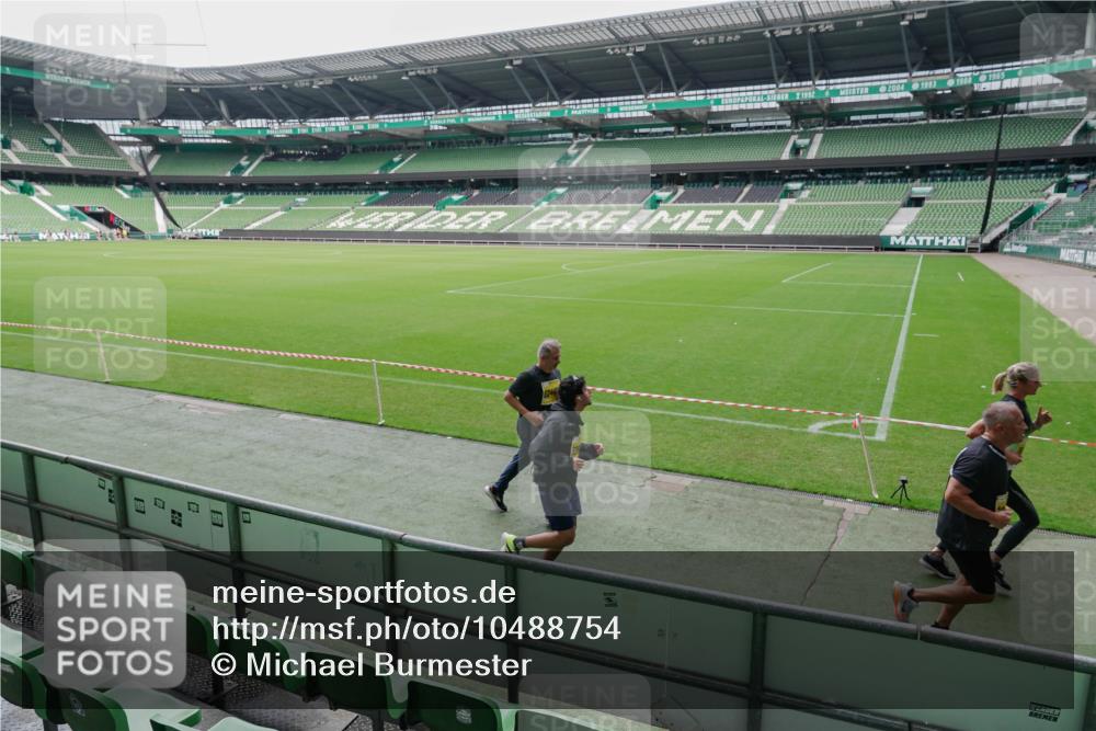 13.09.2026 - 21. swb-Marathon Bremen Michael Burmester http://msf.ph/oto/10488754 13.09.2026 10:34:06 Laufen im Stadion 10018, 10067, 10078, 10147, 10166, 10177, 10184, 10203, 10211, 10236, 10240, 10254, 10297, 10300, 10355, 10356, 10367, 10368, 10369, 10372, 10374, 10379, 10383, 10394, 10408, 10415, 10423, 10428, 10460, 10485, 10494, 10530, 10550, 10559, 10578, 10604, 10639, 10668, 10669, 10673, 10677, 10687, 10691, 10699, 10700, 10728, 10745, 10749, 10750, 10772, 10787, 10788, 10794, 10809, 10828, 10857, 10867, 10914, 10928, 11126, 11162, 11343, 11803, 10146, 10222, 10626 meine-sportfotos.de