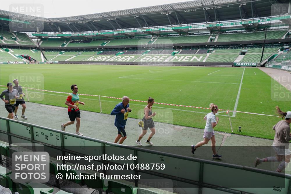 13.09.2026 - 21. swb-Marathon Bremen Michael Burmester http://msf.ph/oto/10488759 13.09.2026 10:34:17 Laufen im Stadion 10018, 10067, 10078, 10147, 10157, 10166, 10177, 10184, 10185, 10211, 10236, 10240, 10254, 10297, 10300, 10355, 10356, 10367, 10368, 10369, 10374, 10379, 10383, 10394, 10408, 10415, 10423, 10428, 10460, 10485, 10494, 10530, 10559, 10578, 10604, 10639, 10668, 10669, 10673, 10677, 10687, 10691, 10699, 10700, 10728, 10745, 10749, 10750, 10772, 10787, 10788, 10794, 10809, 10828, 10857, 10867, 10914, 10928, 11126, 11162, 11343, 11803, 10146, 10222, 10626 meine-sportfotos.de