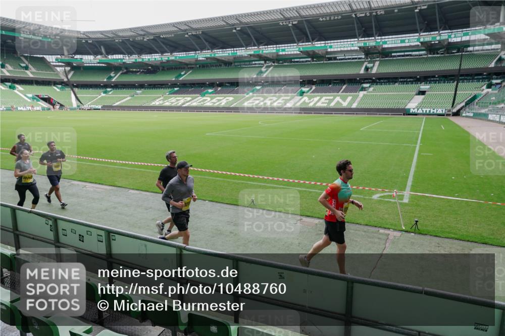 13.09.2026 - 21. swb-Marathon Bremen Michael Burmester http://msf.ph/oto/10488760 13.09.2026 10:34:18 Laufen im Stadion 10018, 10067, 10078, 10147, 10157, 10166, 10177, 10184, 10185, 10211, 10236, 10240, 10254, 10297, 10300, 10355, 10356, 10367, 10368, 10369, 10374, 10379, 10383, 10394, 10408, 10415, 10423, 10428, 10460, 10485, 10494, 10530, 10559, 10578, 10604, 10639, 10668, 10669, 10673, 10677, 10687, 10691, 10699, 10700, 10728, 10745, 10749, 10750, 10772, 10787, 10788, 10794, 10809, 10828, 10857, 10867, 10914, 10928, 11126, 11162, 11343, 11803, 10146, 10222, 10626 meine-sportfotos.de