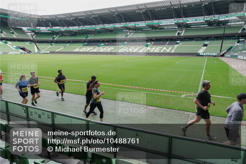 13.09.2026 - 21. swb-Marathon Bremen Michael Burmester http://msf.ph/oto/10488761 13.09.2026 10:34:20 Laufen im Stadion 10018, 10067, 10078, 10093, 10147, 10157, 10166, 10177, 10184, 10185, 10211, 10236, 10240, 10254, 10297, 10300, 10355, 10356, 10367, 10368, 10369, 10374, 10383, 10394, 10408, 10415, 10423, 10428, 10460, 10485, 10494, 10530, 10559, 10578, 10604, 10639, 10668, 10669, 10673, 10677, 10687, 10691, 10699, 10700, 10728, 10745, 10749, 10750, 10772, 10787, 10788, 10794, 10809, 10828, 10857, 10867, 10914, 10928, 11126, 11162, 11343, 11803, 10146, 10222, 10626 meine-sportfotos.de