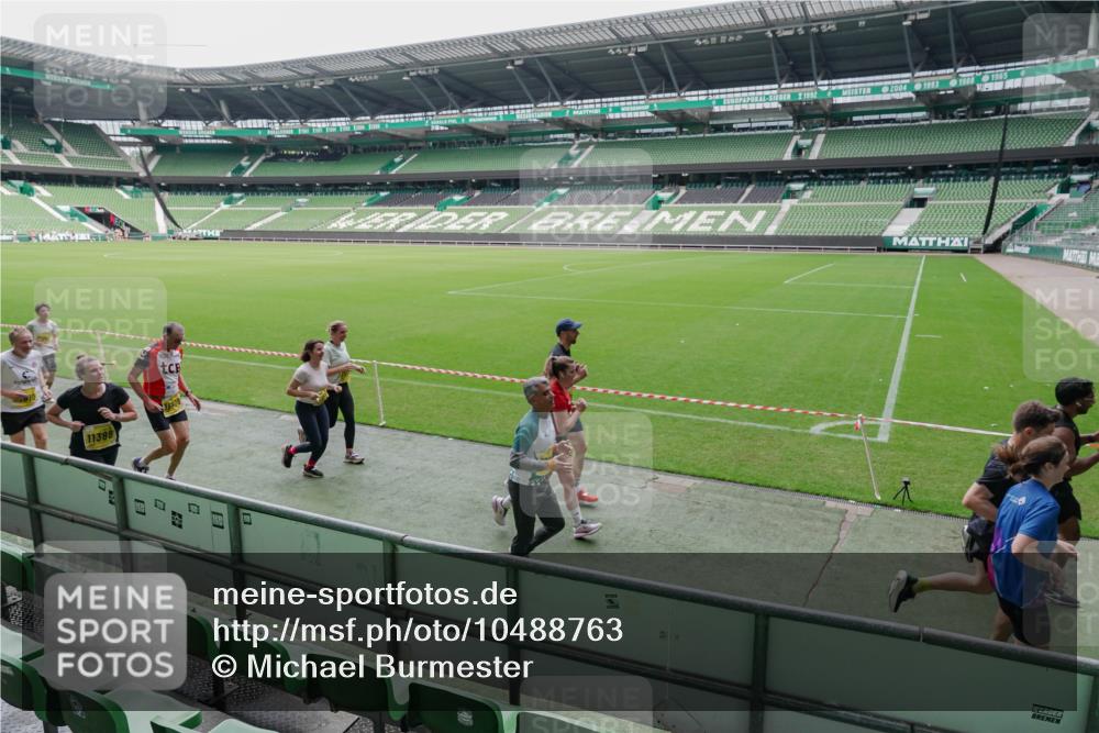 13.09.2026 - 21. swb-Marathon Bremen Michael Burmester http://msf.ph/oto/10488763 13.09.2026 10:34:23 Laufen im Stadion 10018, 10078, 10093, 10147, 10157, 10166, 10177, 10184, 10185, 10211, 10236, 10240, 10254, 10297, 10300, 10355, 10356, 10367, 10368, 10369, 10374, 10383, 10394, 10408, 10415, 10423, 10428, 10460, 10485, 10494, 10528, 10530, 10559, 10578, 10604, 10639, 10668, 10669, 10673, 10677, 10687, 10691, 10699, 10700, 10728, 10745, 10749, 10750, 10772, 10787, 10788, 10794, 10809, 10828, 10857, 10867, 10914, 10928, 11126, 11162, 11343, 11803, 10146, 10222, 10626 meine-sportfotos.de