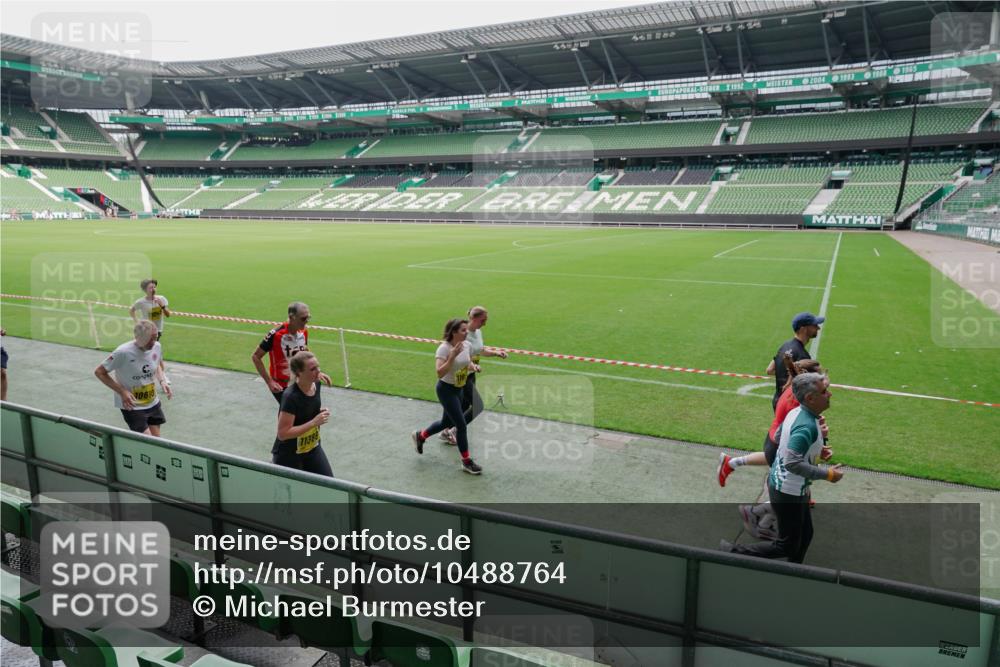 13.09.2026 - 21. swb-Marathon Bremen Michael Burmester http://msf.ph/oto/10488764 13.09.2026 10:34:24 Laufen im Stadion 10018, 10078, 10093, 10147, 10157, 10166, 10177, 10184, 10185, 10211, 10236, 10240, 10254, 10297, 10355, 10356, 10367, 10368, 10369, 10374, 10383, 10394, 10408, 10415, 10423, 10428, 10460, 10485, 10494, 10528, 10530, 10559, 10578, 10604, 10639, 10668, 10669, 10673, 10677, 10687, 10691, 10699, 10700, 10728, 10745, 10749, 10750, 10772, 10787, 10788, 10794, 10809, 10828, 10857, 10867, 10914, 10928, 11126, 11162, 11343, 11803, 10146, 10222, 10626 meine-sportfotos.de
