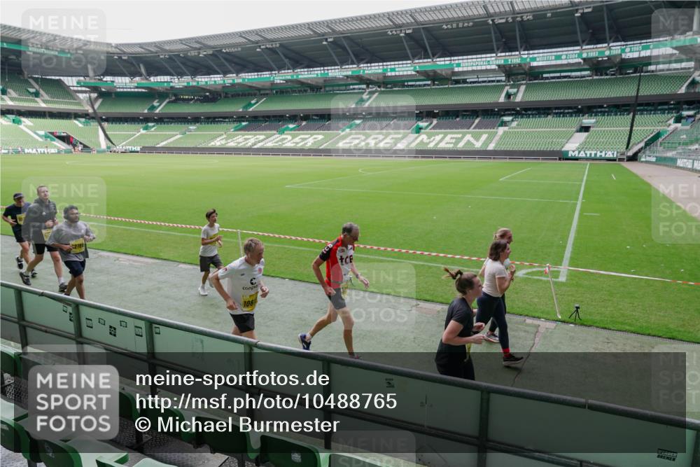 13.09.2026 - 21. swb-Marathon Bremen Michael Burmester http://msf.ph/oto/10488765 13.09.2026 10:34:25 Laufen im Stadion 10018, 10078, 10093, 10144, 10147, 10157, 10166, 10177, 10184, 10185, 10211, 10236, 10240, 10254, 10297, 10355, 10356, 10367, 10368, 10369, 10374, 10383, 10394, 10408, 10415, 10423, 10428, 10460, 10485, 10494, 10528, 10530, 10559, 10578, 10604, 10639, 10668, 10669, 10673, 10677, 10687, 10691, 10699, 10700, 10728, 10745, 10749, 10750, 10772, 10787, 10788, 10794, 10809, 10828, 10857, 10867, 10914, 10928, 11126, 11162, 11343, 11803, 10146, 10222, 10626 meine-sportfotos.de