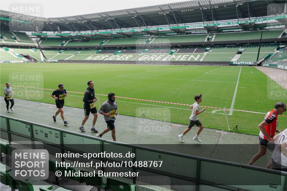 13.09.2026 - 21. swb-Marathon Bremen Michael Burmester http://msf.ph/oto/10488767 13.09.2026 10:34:26 Laufen im Stadion 10018, 10078, 10093, 10144, 10147, 10157, 10166, 10177, 10184, 10185, 10211, 10236, 10240, 10254, 10297, 10355, 10356, 10367, 10368, 10369, 10374, 10383, 10394, 10408, 10415, 10423, 10427, 10428, 10460, 10485, 10494, 10528, 10530, 10559, 10578, 10604, 10639, 10668, 10669, 10673, 10677, 10687, 10691, 10699, 10700, 10728, 10745, 10749, 10750, 10772, 10787, 10788, 10794, 10809, 10828, 10857, 10867, 10914, 10928, 11126, 11162, 11343, 11803, 10146, 10222, 10626 meine-sportfotos.de