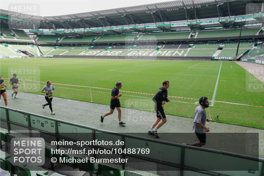 13.09.2026 - 21. swb-Marathon Bremen Michael Burmester http://msf.ph/oto/10488769 13.09.2026 10:34:28 Laufen im Stadion 10018, 10078, 10093, 10144, 10147, 10157, 10166, 10177, 10184, 10185, 10211, 10236, 10240, 10254, 10297, 10355, 10356, 10367, 10368, 10369, 10374, 10394, 10408, 10415, 10423, 10427, 10428, 10460, 10485, 10494, 10528, 10530, 10559, 10578, 10604, 10639, 10668, 10669, 10673, 10677, 10687, 10691, 10699, 10700, 10745, 10749, 10750, 10772, 10787, 10788, 10794, 10809, 10828, 10857, 10867, 10914, 10928, 11126, 11162, 11343, 11803, 10146, 10222, 10626 meine-sportfotos.de