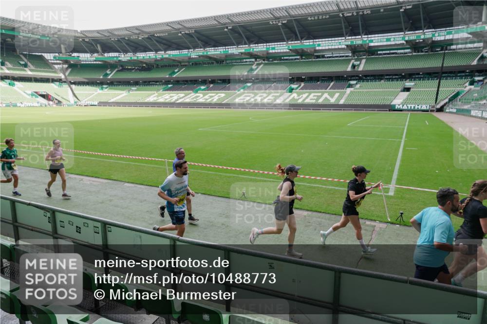 13.09.2026 - 21. swb-Marathon Bremen Michael Burmester http://msf.ph/oto/10488773 13.09.2026 10:34:31 Laufen im Stadion 10018, 10078, 10093, 10144, 10147, 10157, 10177, 10184, 10185, 10211, 10236, 10240, 10254, 10297, 10355, 10356, 10367, 10368, 10369, 10374, 10408, 10415, 10423, 10427, 10428, 10460, 10485, 10494, 10528, 10530, 10559, 10578, 10604, 10639, 10668, 10669, 10673, 10677, 10687, 10691, 10699, 10700, 10715, 10745, 10749, 10750, 10772, 10787, 10788, 10794, 10809, 10828, 10857, 10867, 10914, 10928, 11126, 11162, 11343, 11803, 10146, 10222, 10626 meine-sportfotos.de