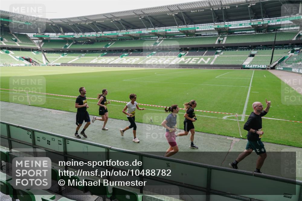 13.09.2026 - 21. swb-Marathon Bremen Michael Burmester http://msf.ph/oto/10488782 13.09.2026 10:34:40 Laufen im Stadion 10018, 10093, 10144, 10147, 10157, 10173, 10175, 10177, 10184, 10185, 10211, 10236, 10240, 10245, 10254, 10297, 10355, 10356, 10367, 10368, 10369, 10377, 10408, 10415, 10423, 10427, 10428, 10460, 10485, 10492, 10528, 10530, 10559, 10578, 10604, 10639, 10668, 10669, 10673, 10677, 10687, 10691, 10699, 10700, 10715, 10749, 10750, 10772, 10787, 10788, 10809, 10828, 10857, 10867, 10914, 10928, 11126, 11162, 11343, 11803, 10146, 10222, 10626 meine-sportfotos.de