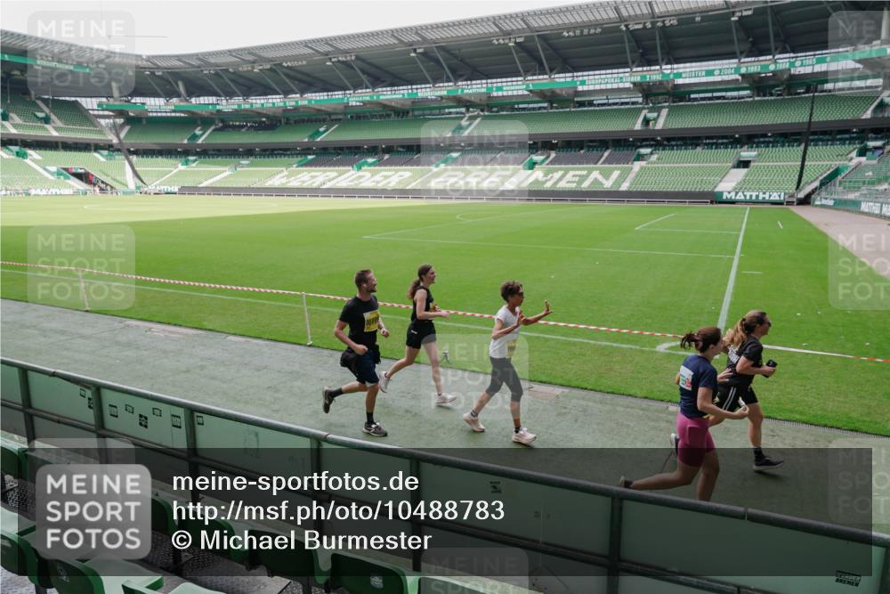 13.09.2026 - 21. swb-Marathon Bremen Michael Burmester http://msf.ph/oto/10488783 13.09.2026 10:34:40 Laufen im Stadion 10018, 10093, 10144, 10147, 10157, 10173, 10175, 10177, 10184, 10185, 10211, 10236, 10240, 10245, 10254, 10297, 10355, 10356, 10367, 10368, 10369, 10377, 10408, 10415, 10423, 10427, 10428, 10460, 10485, 10492, 10528, 10530, 10559, 10578, 10604, 10639, 10668, 10669, 10673, 10677, 10687, 10691, 10699, 10700, 10715, 10749, 10750, 10772, 10787, 10788, 10809, 10828, 10857, 10867, 10914, 10928, 11126, 11162, 11343, 11803, 10146, 10222, 10626 meine-sportfotos.de