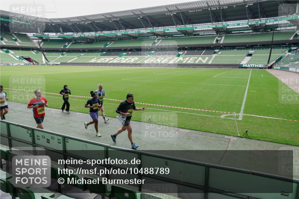 13.09.2026 - 21. swb-Marathon Bremen Michael Burmester http://msf.ph/oto/10488789 13.09.2026 10:34:49 Laufen im Stadion 10018, 10093, 10144, 10147, 10157, 10173, 10175, 10177, 10181, 10185, 10236, 10240, 10245, 10254, 10297, 10309, 10355, 10356, 10367, 10368, 10369, 10377, 10415, 10423, 10427, 10428, 10460, 10485, 10492, 10528, 10559, 10578, 10604, 10636, 10639, 10668, 10669, 10673, 10677, 10687, 10691, 10699, 10700, 10715, 10772, 10787, 10788, 10809, 10828, 10857, 10867, 10914, 10928, 11126, 11162, 11343, 11803, 10146, 10222, 10626 meine-sportfotos.de