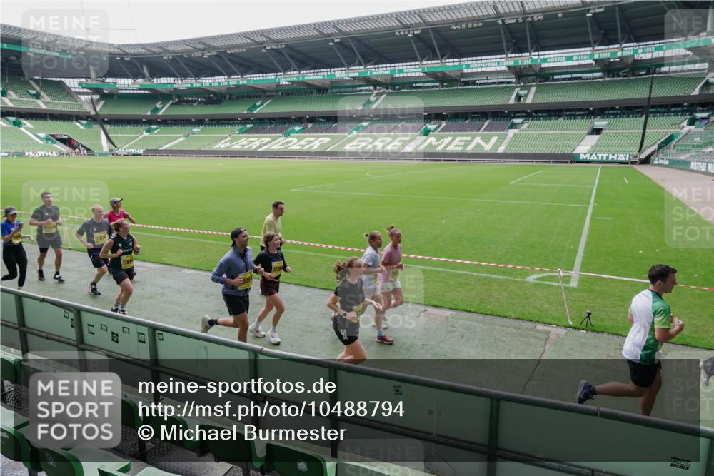 13.09.2026 - 21. swb-Marathon Bremen Michael Burmester http://msf.ph/oto/10488794 13.09.2026 10:34:53 Laufen im Stadion 10018, 10093, 10144, 10147, 10157, 10173, 10175, 10177, 10181, 10185, 10236, 10240, 10245, 10254, 10297, 10309, 10355, 10356, 10367, 10368, 10369, 10377, 10415, 10423, 10427, 10428, 10460, 10485, 10492, 10528, 10559, 10578, 10604, 10636, 10639, 10668, 10669, 10677, 10687, 10691, 10699, 10700, 10715, 10772, 10787, 10788, 10809, 10828, 10857, 10867, 10914, 10928, 11126, 11162, 11343, 11803, 10146, 10222, 10626 meine-sportfotos.de