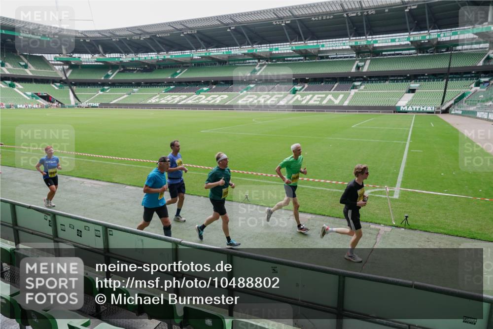 13.09.2026 - 21. swb-Marathon Bremen Michael Burmester http://msf.ph/oto/10488802 13.09.2026 10:35:07 Laufen im Stadion 10018, 10093, 10144, 10147, 10152, 10157, 10173, 10175, 10177, 10181, 10182, 10185, 10195, 10240, 10245, 10254, 10297, 10309, 10355, 10356, 10357, 10367, 10368, 10369, 10377, 10409, 10415, 10427, 10460, 10477, 10485, 10492, 10528, 10559, 10604, 10617, 10636, 10639, 10668, 10669, 10677, 10691, 10699, 10700, 10715, 10772, 10787, 10828, 10857, 10867, 10914, 10928, 11126, 11162, 11343, 11803, 10146, 10222, 10626 meine-sportfotos.de