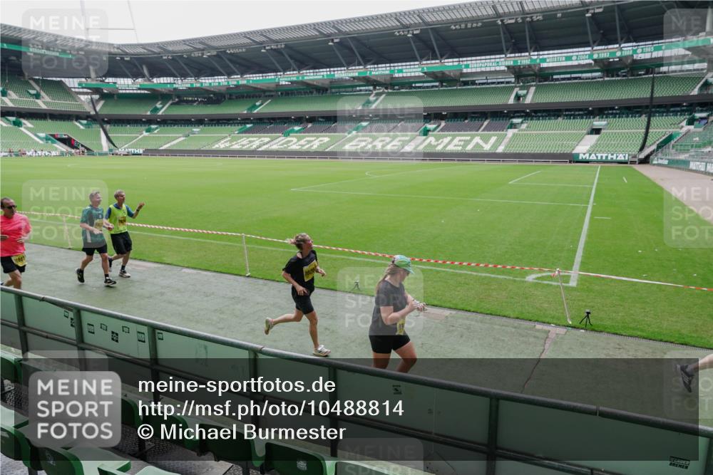 13.09.2026 - 21. swb-Marathon Bremen Michael Burmester http://msf.ph/oto/10488814 13.09.2026 10:35:18 Laufen im Stadion 10093, 10144, 10147, 10152, 10157, 10173, 10175, 10177, 10181, 10182, 10185, 10195, 10240, 10245, 10254, 10263, 10306, 10309, 10355, 10356, 10357, 10367, 10368, 10369, 10377, 10409, 10415, 10427, 10460, 10473, 10477, 10481, 10485, 10492, 10528, 10559, 10604, 10617, 10636, 10639, 10668, 10669, 10671, 10672, 10677, 10699, 10700, 10715, 10828, 10857, 10867, 10914, 10928, 11126, 11162, 11343, 11803, 10146, 10222, 10626 meine-sportfotos.de