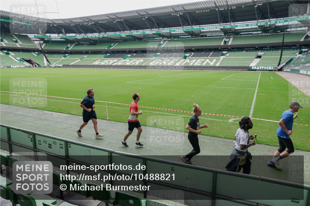 13.09.2026 - 21. swb-Marathon Bremen Michael Burmester http://msf.ph/oto/10488821 13.09.2026 10:35:27 Laufen im Stadion 10093, 10144, 10147, 10152, 10157, 10173, 10175, 10177, 10181, 10182, 10185, 10187, 10195, 10240, 10245, 10254, 10263, 10272, 10275, 10291, 10306, 10309, 10356, 10357, 10367, 10368, 10369, 10377, 10409, 10415, 10420, 10427, 10439, 10460, 10473, 10477, 10481, 10485, 10492, 10528, 10559, 10560, 10617, 10636, 10639, 10669, 10671, 10672, 10677, 10700, 10715, 10828, 10857, 10867, 10914, 10928, 11126, 11162, 11343, 11803, 10146, 10222, 10626 meine-sportfotos.de