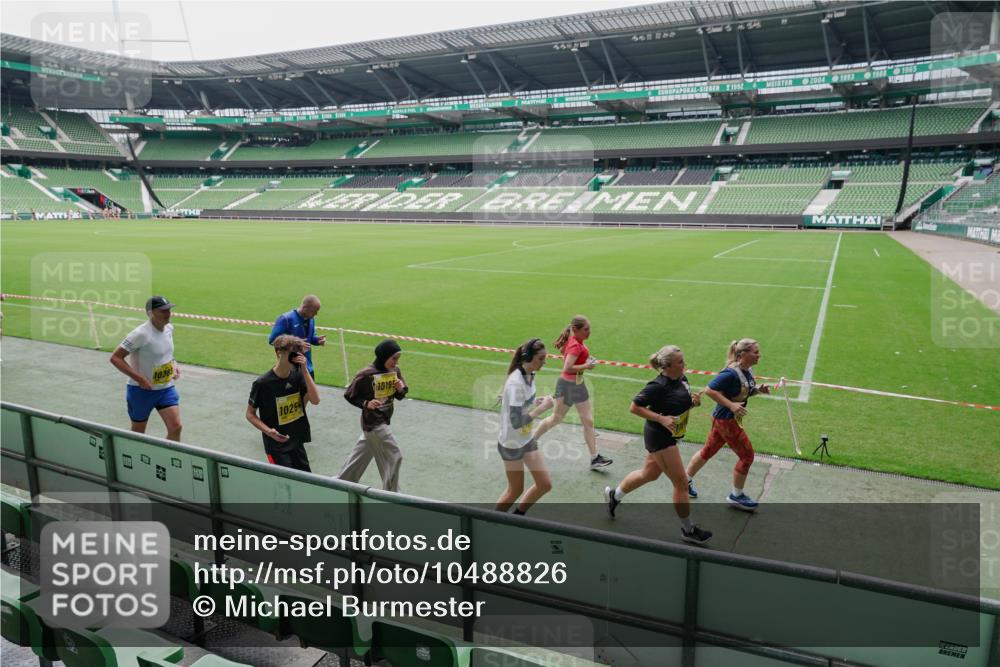 13.09.2026 - 21. swb-Marathon Bremen Michael Burmester http://msf.ph/oto/10488826 13.09.2026 10:35:34 Laufen im Stadion 10093, 10144, 10147, 10152, 10157, 10160, 10173, 10175, 10181, 10182, 10185, 10187, 10195, 10245, 10251, 10254, 10263, 10272, 10275, 10291, 10306, 10309, 10356, 10357, 10367, 10368, 10369, 10377, 10382, 10409, 10420, 10427, 10439, 10460, 10473, 10477, 10481, 10485, 10492, 10528, 10559, 10560, 10607, 10617, 10636, 10639, 10669, 10671, 10672, 10677, 10700, 10715, 10828, 10867, 10914, 10928, 11126, 11162, 11343, 11803, 10146, 10222, 10626 meine-sportfotos.de