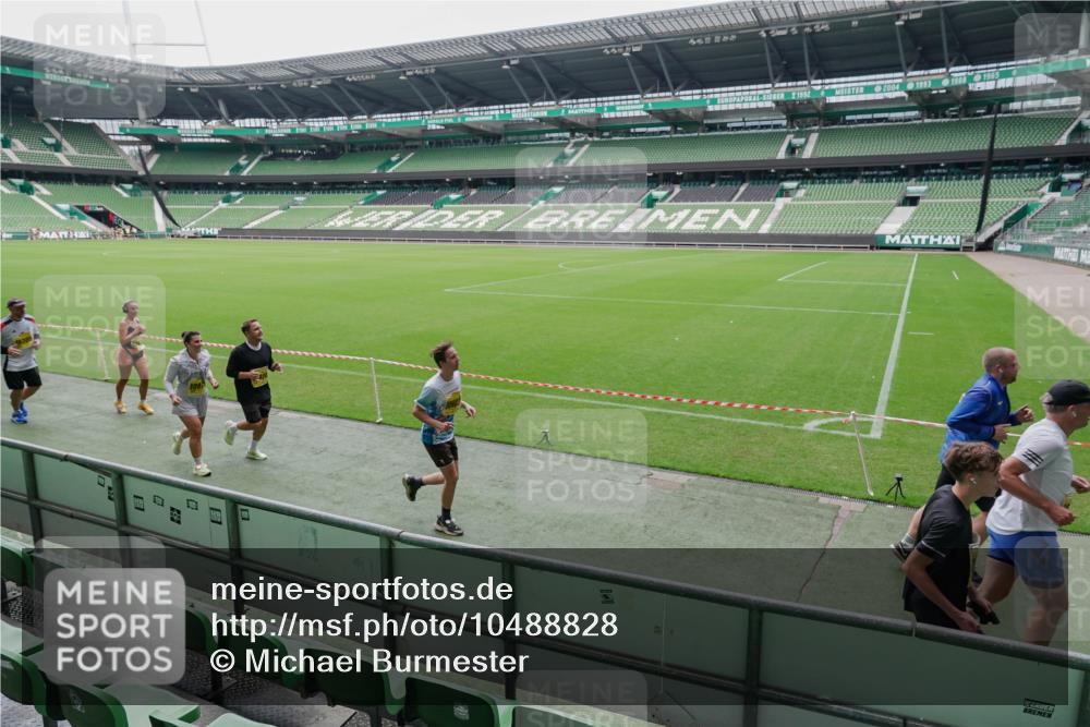 13.09.2026 - 21. swb-Marathon Bremen Michael Burmester http://msf.ph/oto/10488828 13.09.2026 10:35:36 Laufen im Stadion 10093, 10144, 10147, 10152, 10157, 10160, 10173, 10175, 10181, 10182, 10185, 10187, 10195, 10245, 10251, 10263, 10272, 10275, 10291, 10306, 10309, 10356, 10357, 10367, 10368, 10369, 10377, 10382, 10403, 10409, 10420, 10427, 10439, 10460, 10473, 10477, 10481, 10485, 10492, 10528, 10559, 10560, 10569, 10607, 10617, 10636, 10639, 10669, 10671, 10672, 10677, 10700, 10715, 10828, 10867, 10914, 10928, 11126, 11162, 11343, 11803, 10146, 10222, 10626 meine-sportfotos.de