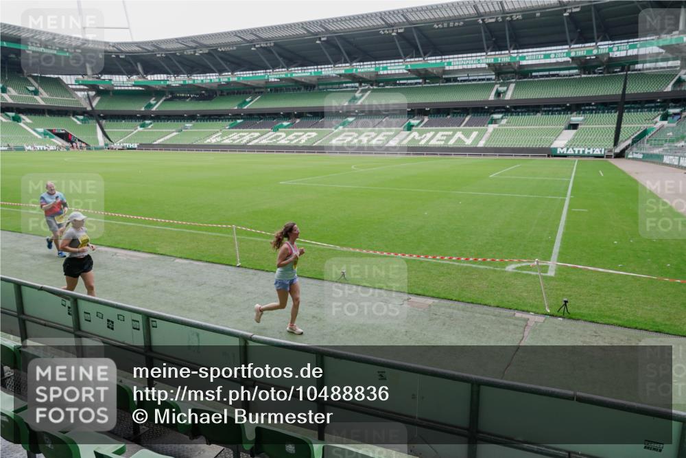13.09.2026 - 21. swb-Marathon Bremen Michael Burmester http://msf.ph/oto/10488836 13.09.2026 10:35:46 Laufen im Stadion 10093, 10144, 10147, 10152, 10157, 10160, 10173, 10175, 10181, 10182, 10185, 10187, 10195, 10245, 10251, 10263, 10272, 10275, 10278, 10291, 10306, 10309, 10338, 10356, 10357, 10367, 10368, 10369, 10377, 10382, 10403, 10409, 10411, 10420, 10427, 10439, 10473, 10477, 10481, 10485, 10492, 10528, 10531, 10559, 10560, 10569, 10607, 10617, 10636, 10639, 10669, 10671, 10672, 10677, 10715, 10828, 10914, 10928, 11162, 11343, 11803, 10146, 10222, 10626 meine-sportfotos.de