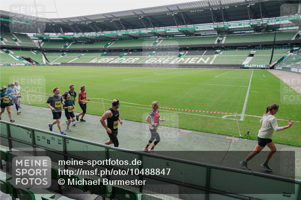 13.09.2026 - 21. swb-Marathon Bremen Michael Burmester http://msf.ph/oto/10488847 13.09.2026 10:35:58 Laufen im Stadion 10093, 10144, 10147, 10152, 10153, 10157, 10160, 10173, 10175, 10181, 10182, 10185, 10187, 10195, 10245, 10251, 10257, 10263, 10272, 10275, 10278, 10291, 10296, 10306, 10309, 10338, 10357, 10367, 10368, 10369, 10377, 10382, 10390, 10403, 10409, 10411, 10420, 10427, 10429, 10439, 10473, 10477, 10481, 10485, 10492, 10528, 10531, 10559, 10560, 10569, 10607, 10617, 10633, 10636, 10639, 10671, 10672, 10677, 10715, 10928, 11162, 11803, 10146, 10222, 10626 meine-sportfotos.de