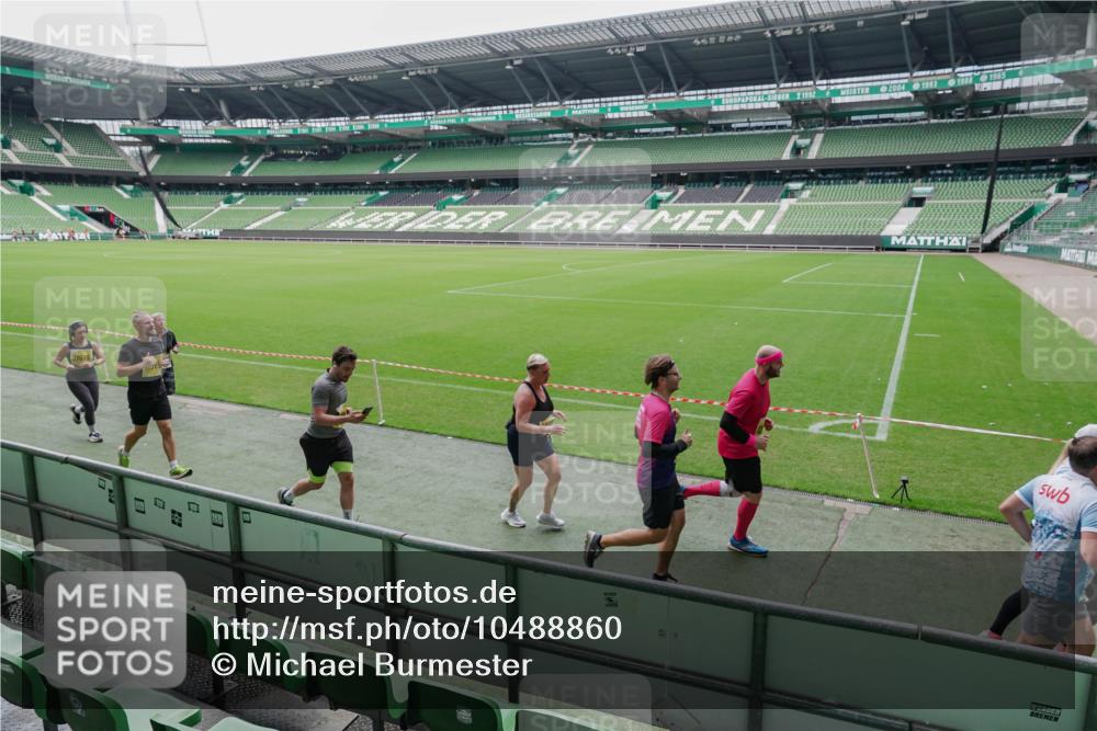 13.09.2026 - 21. swb-Marathon Bremen Michael Burmester http://msf.ph/oto/10488860 13.09.2026 10:36:08 Laufen im Stadion 10092, 10093, 10144, 10152, 10153, 10154, 10157, 10160, 10173, 10175, 10181, 10182, 10185, 10187, 10195, 10198, 10237, 10245, 10251, 10257, 10263, 10272, 10275, 10278, 10291, 10296, 10306, 10309, 10338, 10357, 10377, 10382, 10390, 10403, 10409, 10411, 10420, 10427, 10429, 10439, 10473, 10477, 10481, 10485, 10492, 10497, 10500, 10528, 10531, 10559, 10560, 10569, 10607, 10613, 10617, 10633, 10636, 10647, 10648, 10671, 10672, 10677, 10715, 10928 meine-sportfotos.de