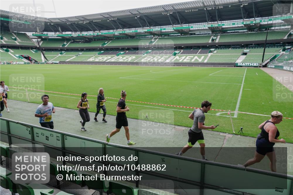 13.09.2026 - 21. swb-Marathon Bremen Michael Burmester http://msf.ph/oto/10488862 13.09.2026 10:36:10 Laufen im Stadion 10092, 10093, 10144, 10152, 10153, 10154, 10157, 10160, 10173, 10175, 10181, 10182, 10185, 10187, 10195, 10198, 10237, 10245, 10251, 10257, 10263, 10272, 10275, 10278, 10291, 10296, 10306, 10309, 10331, 10332, 10338, 10357, 10377, 10382, 10390, 10403, 10409, 10411, 10420, 10427, 10429, 10439, 10473, 10477, 10481, 10492, 10497, 10500, 10528, 10531, 10559, 10560, 10569, 10607, 10613, 10617, 10633, 10636, 10647, 10648, 10671, 10672, 10677, 10715 meine-sportfotos.de