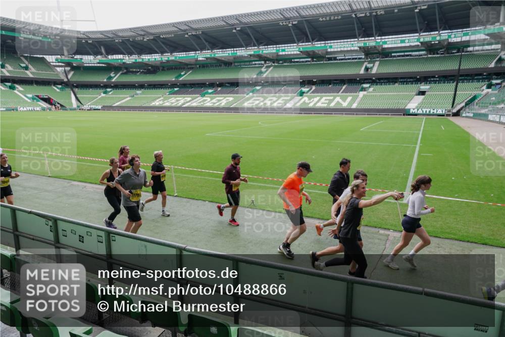 13.09.2026 - 21. swb-Marathon Bremen Michael Burmester http://msf.ph/oto/10488866 13.09.2026 10:36:14 Laufen im Stadion 10092, 10093, 10144, 10152, 10153, 10154, 10157, 10160, 10173, 10175, 10181, 10182, 10185, 10186, 10187, 10195, 10198, 10237, 10245, 10251, 10257, 10263, 10272, 10275, 10278, 10291, 10296, 10306, 10309, 10331, 10332, 10338, 10357, 10377, 10382, 10390, 10403, 10409, 10411, 10420, 10427, 10429, 10439, 10473, 10477, 10481, 10492, 10497, 10500, 10528, 10531, 10560, 10569, 10607, 10613, 10617, 10633, 10636, 10647, 10648, 10659, 10671, 10672, 10677, 10715 meine-sportfotos.de