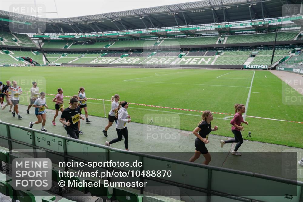 13.09.2026 - 21. swb-Marathon Bremen Michael Burmester http://msf.ph/oto/10488870 13.09.2026 10:36:17 Laufen im Stadion 10092, 10093, 10144, 10152, 10153, 10154, 10157, 10160, 10173, 10175, 10181, 10182, 10185, 10186, 10187, 10195, 10198, 10237, 10245, 10251, 10257, 10263, 10272, 10275, 10278, 10291, 10296, 10306, 10309, 10327, 10331, 10332, 10338, 10357, 10377, 10382, 10390, 10403, 10409, 10411, 10420, 10427, 10429, 10439, 10473, 10477, 10481, 10492, 10497, 10500, 10528, 10531, 10560, 10569, 10607, 10613, 10617, 10633, 10636, 10647, 10648, 10659, 10671, 10672, 10677, 10715 meine-sportfotos.de