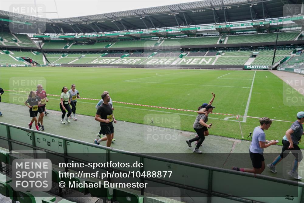 13.09.2026 - 21. swb-Marathon Bremen Michael Burmester http://msf.ph/oto/10488877 13.09.2026 10:36:22 Laufen im Stadion 10092, 10093, 10144, 10152, 10153, 10154, 10160, 10173, 10175, 10181, 10182, 10186, 10187, 10195, 10198, 10237, 10245, 10251, 10257, 10263, 10272, 10275, 10278, 10291, 10296, 10306, 10309, 10327, 10331, 10332, 10338, 10357, 10377, 10382, 10390, 10403, 10409, 10411, 10420, 10427, 10429, 10439, 10473, 10477, 10481, 10492, 10497, 10500, 10528, 10531, 10560, 10569, 10607, 10613, 10617, 10633, 10636, 10647, 10648, 10659, 10671, 10672, 10715 meine-sportfotos.de
